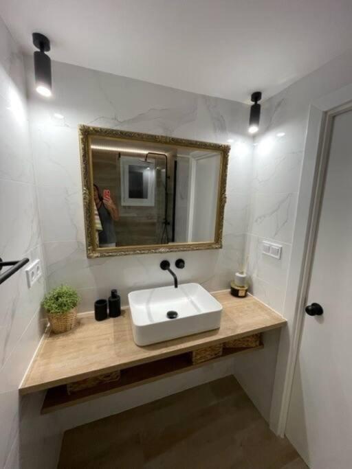 Precioso Apto Miami Primera Linia Playa Cala De Las Sirenas, Con Wifi Y Netflix, Adecuado Para Teletrabajar Миами-Плайя Экстерьер фото