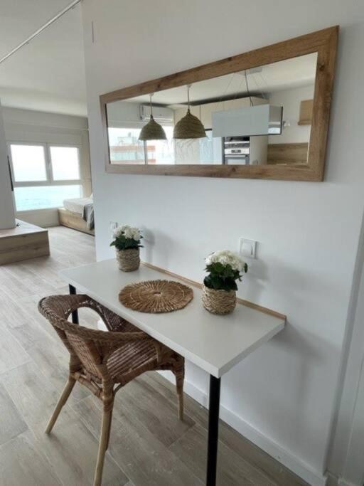 Precioso Apto Miami Primera Linia Playa Cala De Las Sirenas, Con Wifi Y Netflix, Adecuado Para Teletrabajar Миами-Плайя Экстерьер фото